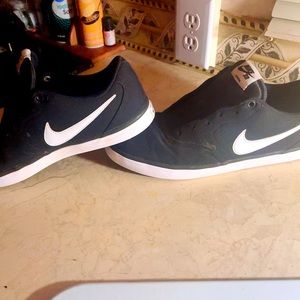 Men’s Nike shoes